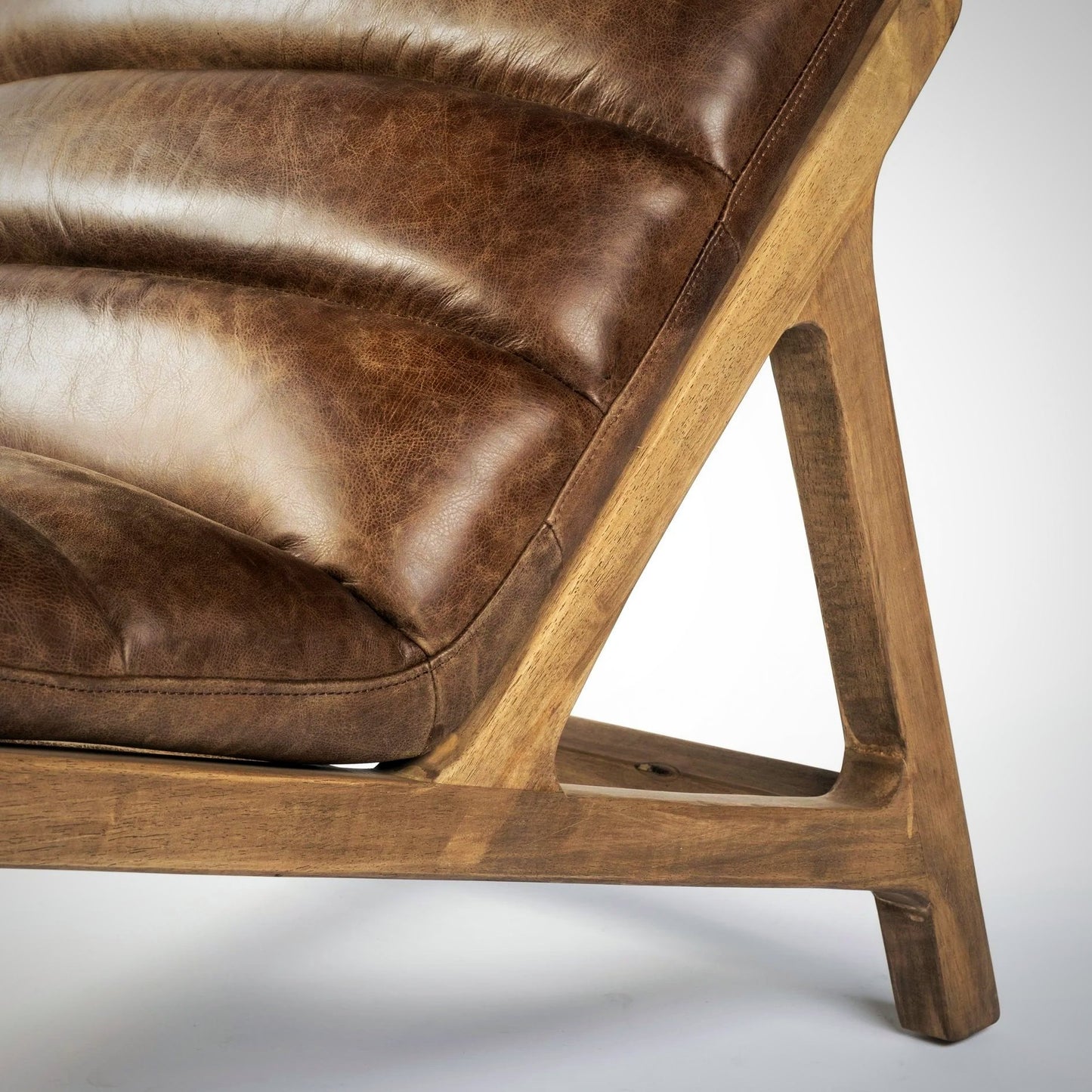 Tufny Chair