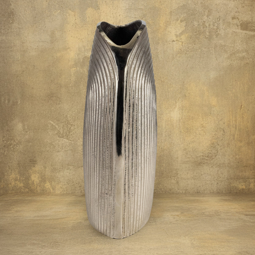 Decony Vase 11"
