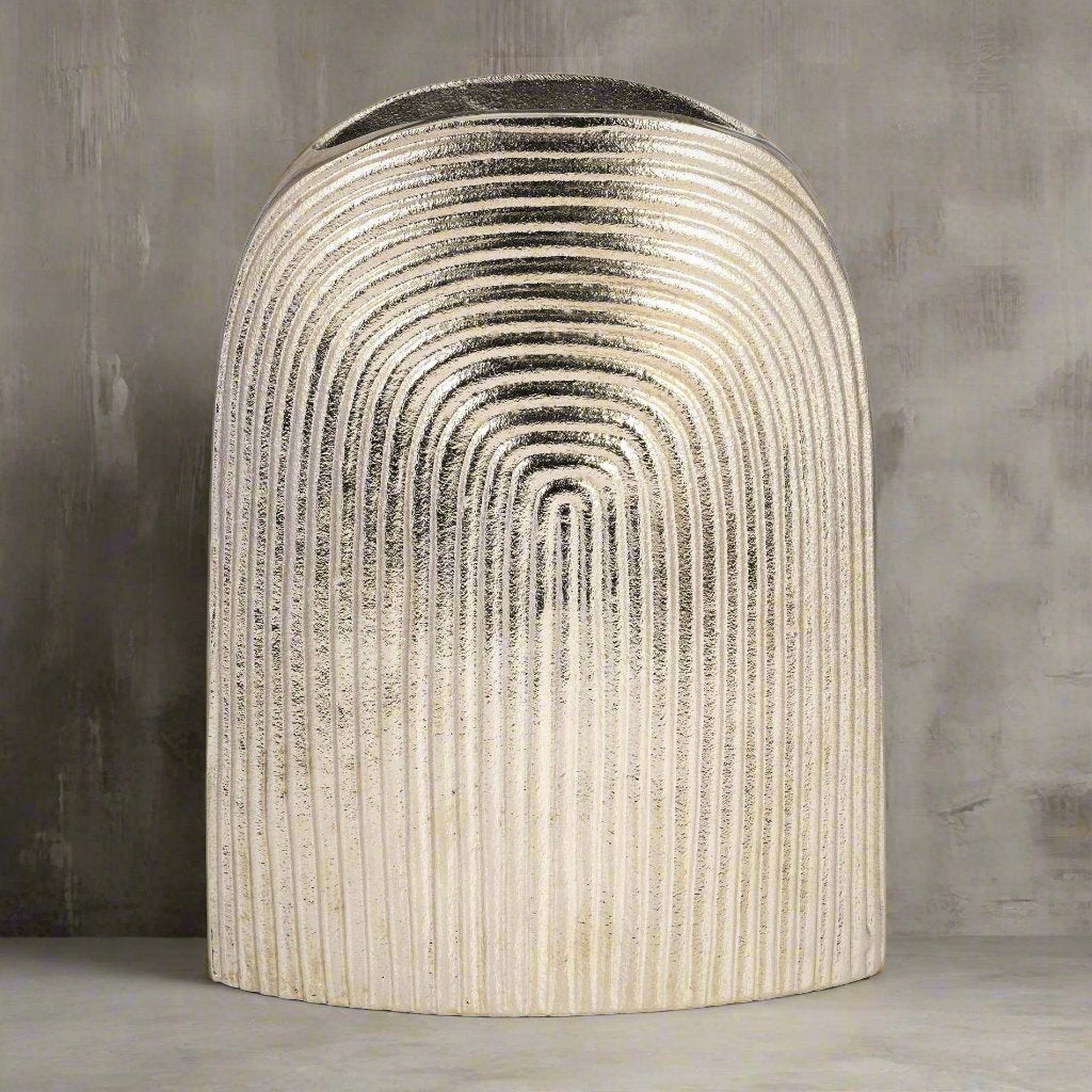 Decony Vase 11"
