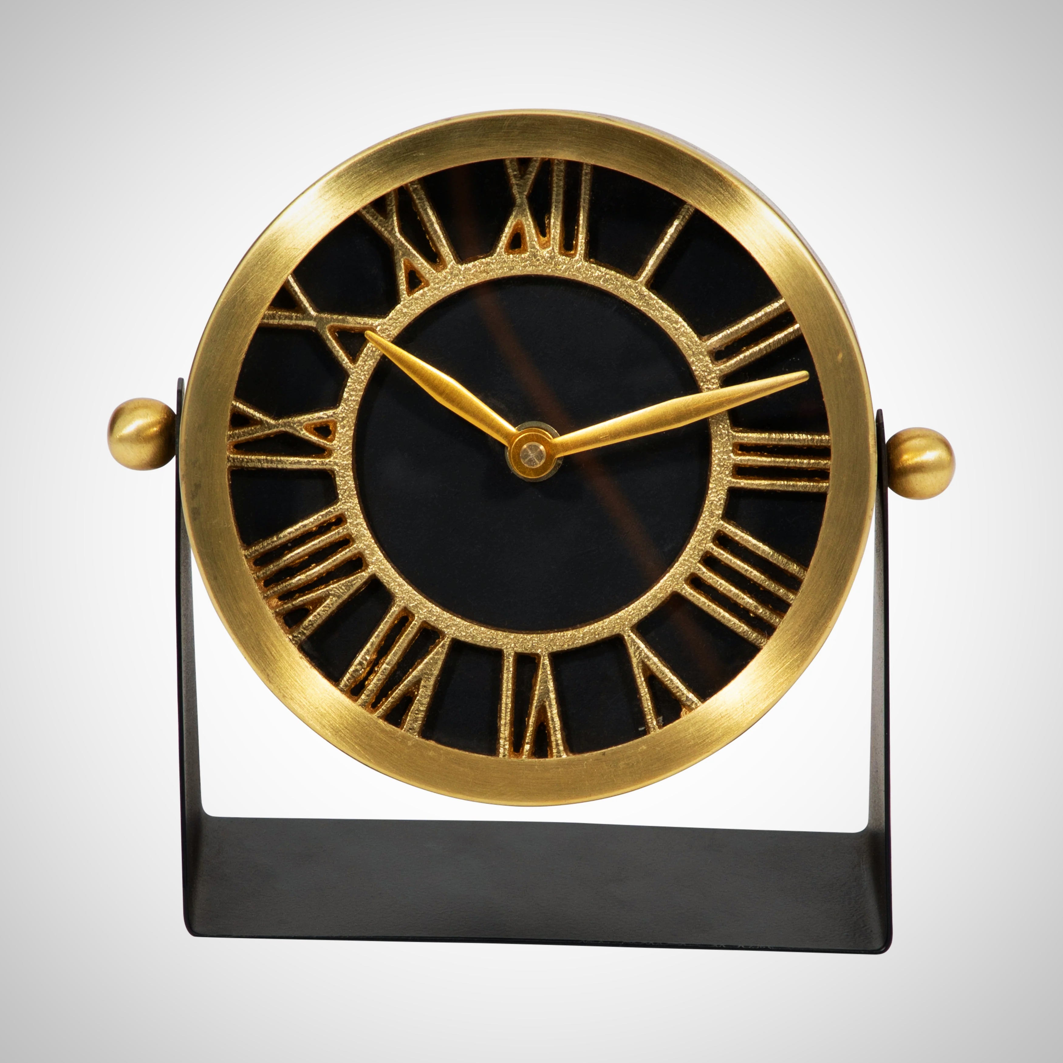 Reloj de mesa de metal dorado