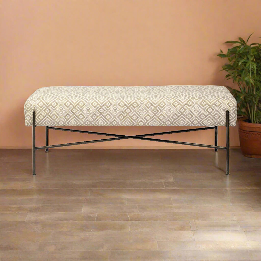 Busti Bench