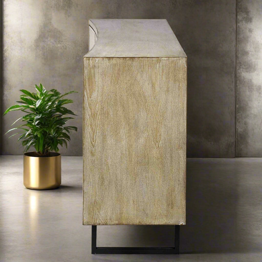 Luziny Credenza