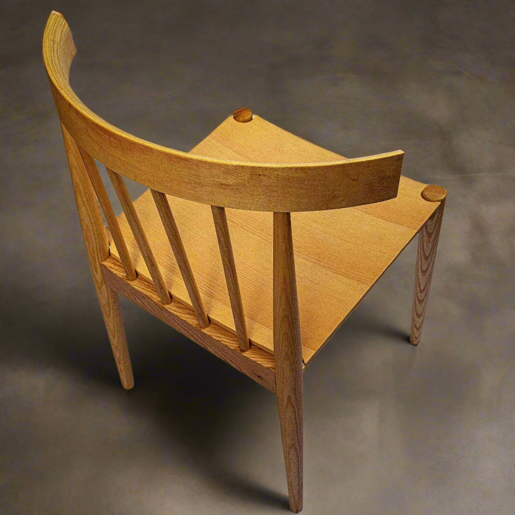 Deseny Dining Chair