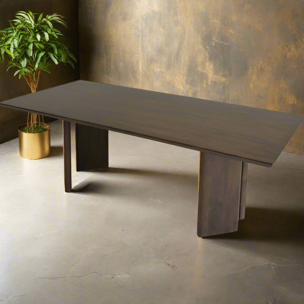 Highlands Dining Table