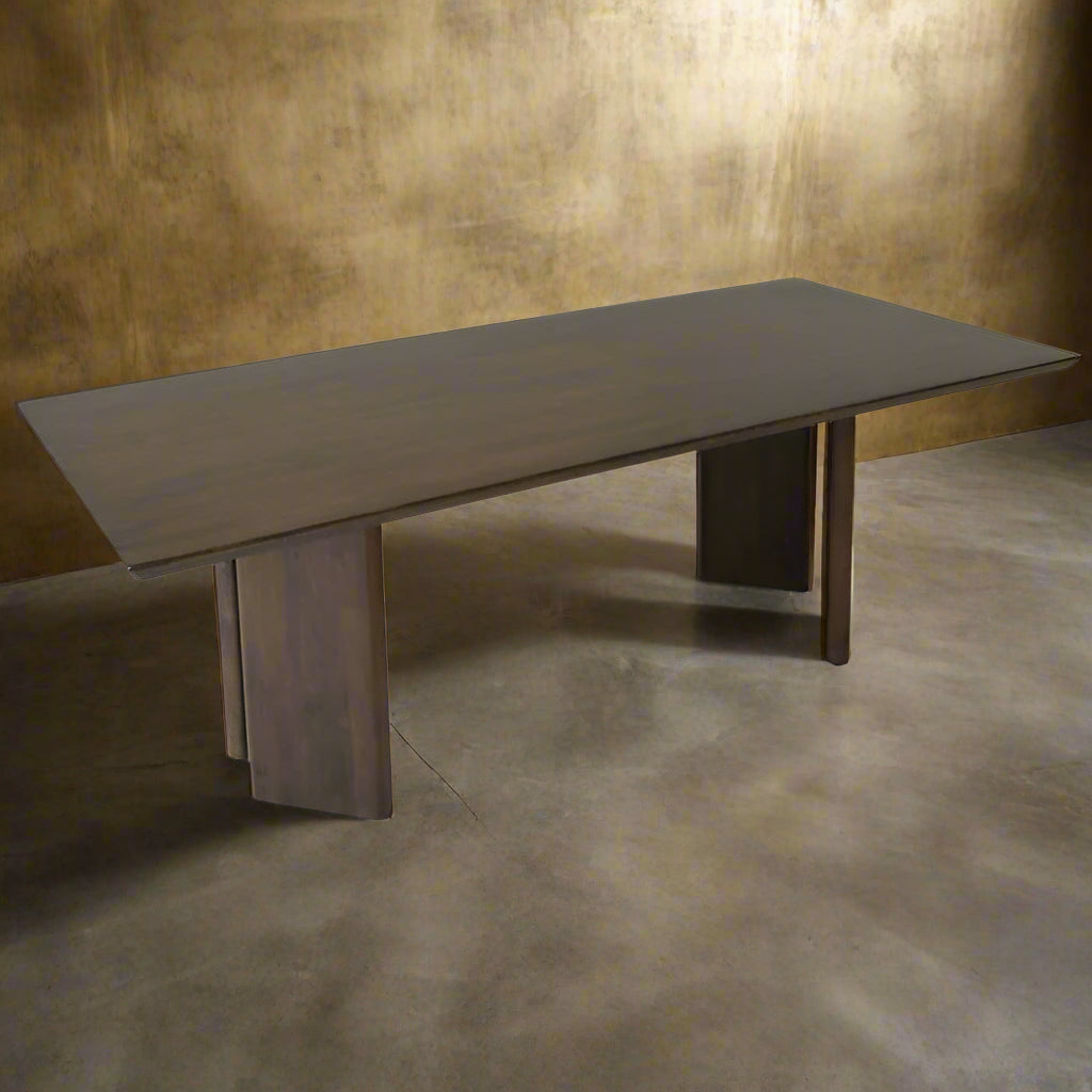 Highlands Dining Table